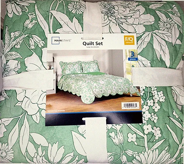 Full/Queen Quilt & Shams Mainstays 3 Pc Set Green Floral Resin Treated Fiber