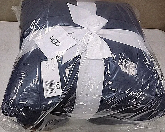 NEW Comforter Set with 2 Pillow Shams, Lightweight Down Full/Queen - Navy